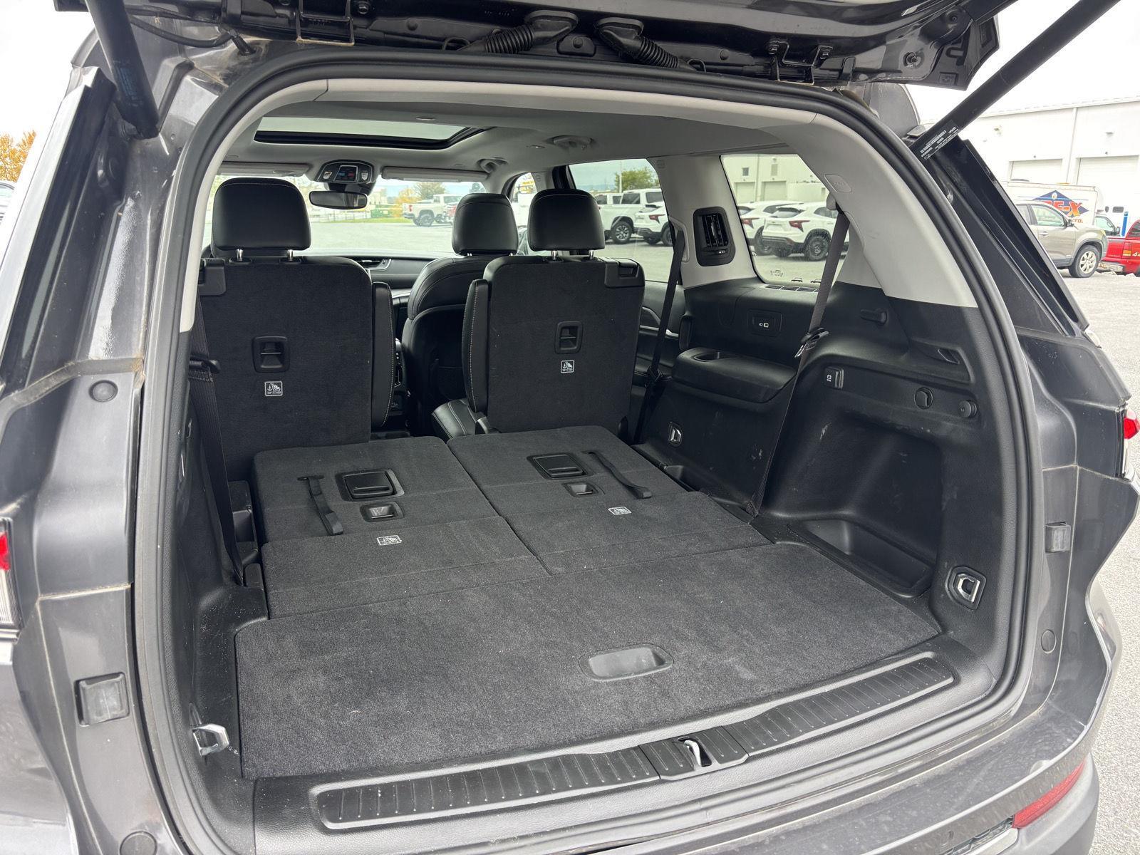 2022 Jeep Grand Cherokee Limited photo 3