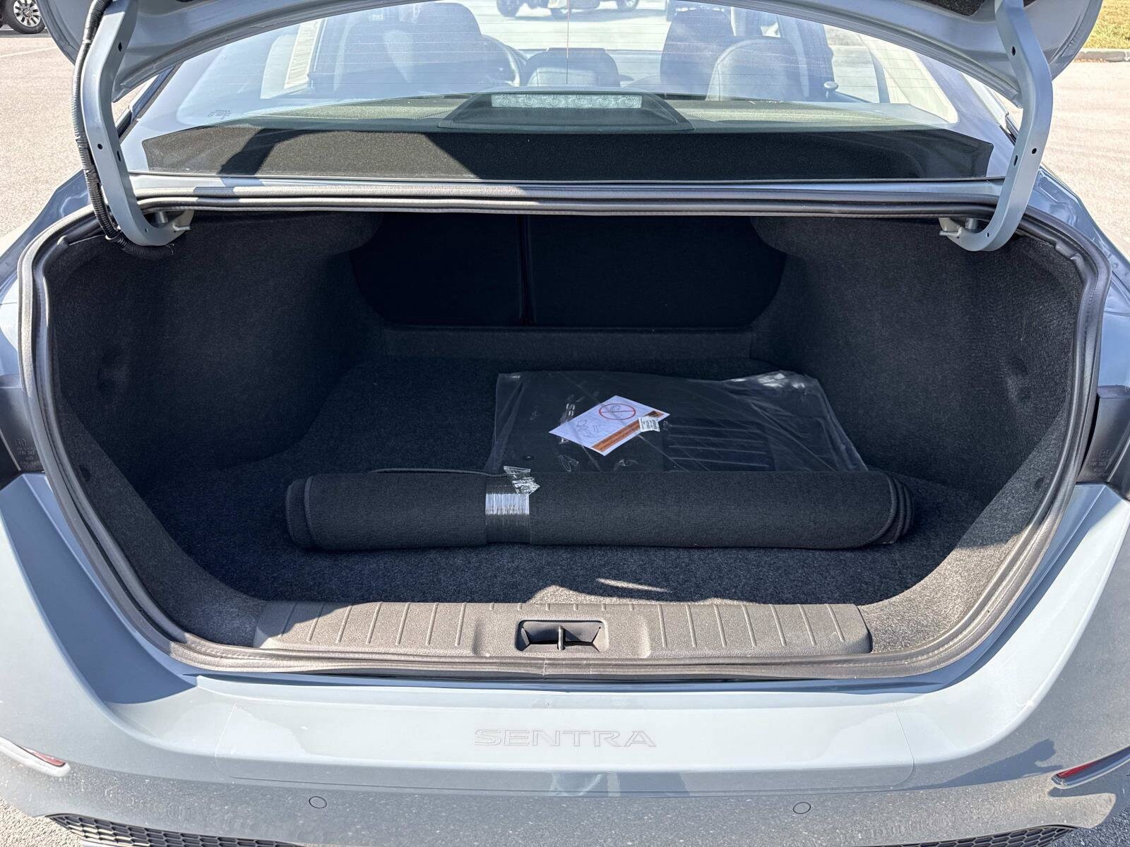 2025 Nissan Sentra SV - Photo 22
