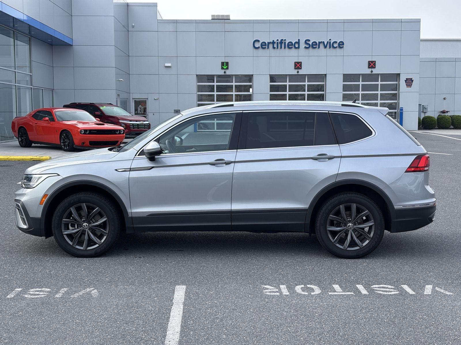 2022 Volkswagen Tiguan SE photo 3
