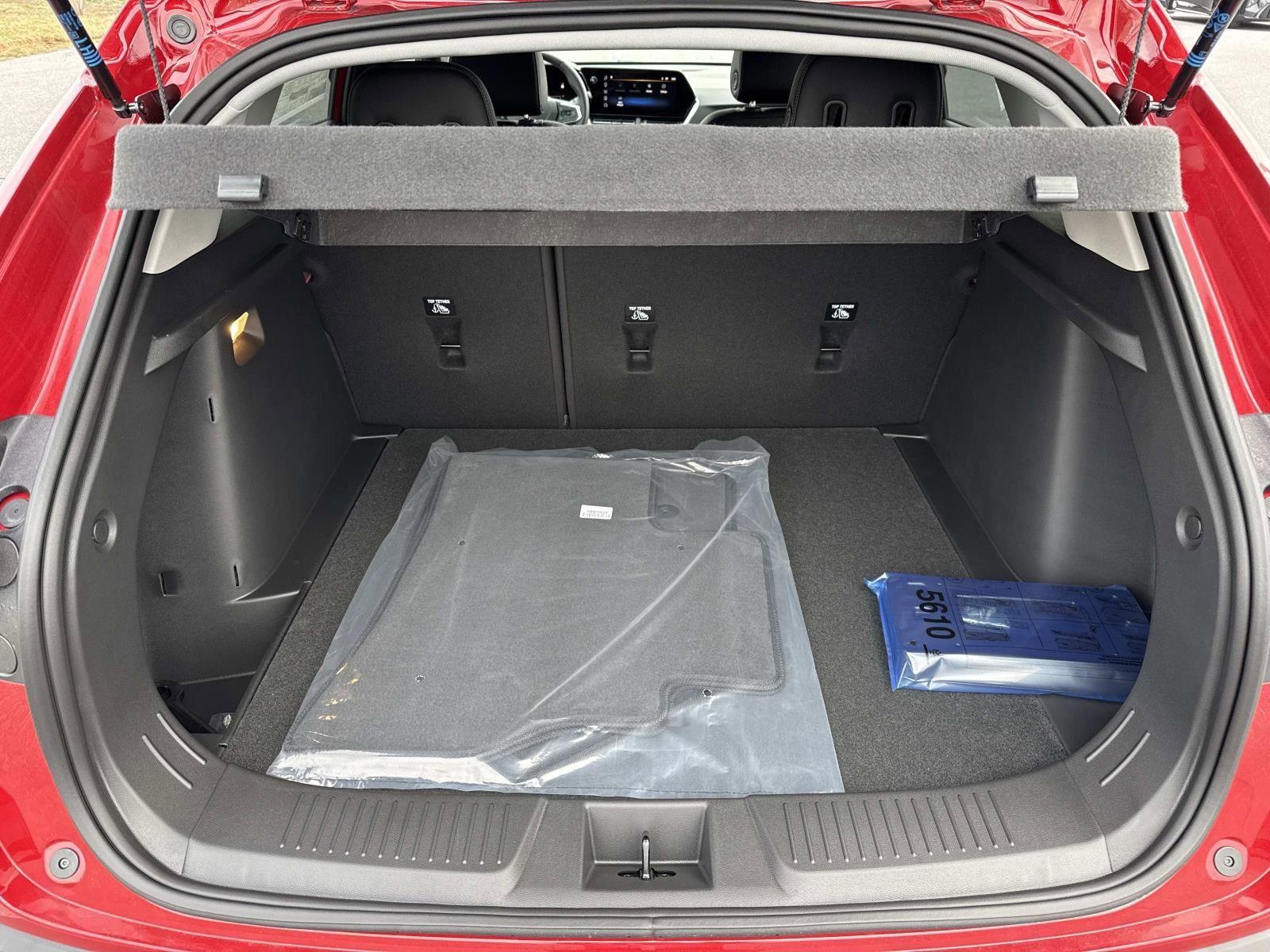 2026 Chevrolet Trax LT - Photo 11