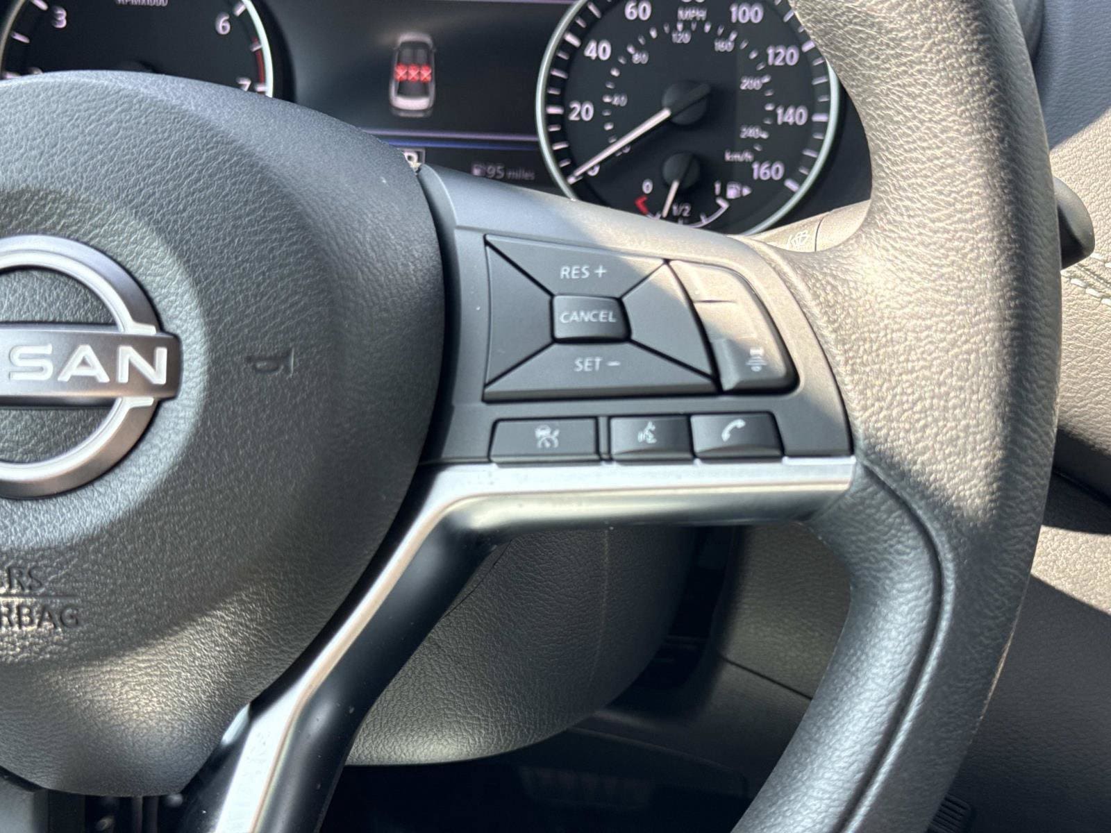 2025 Nissan Sentra SV - Photo 9
