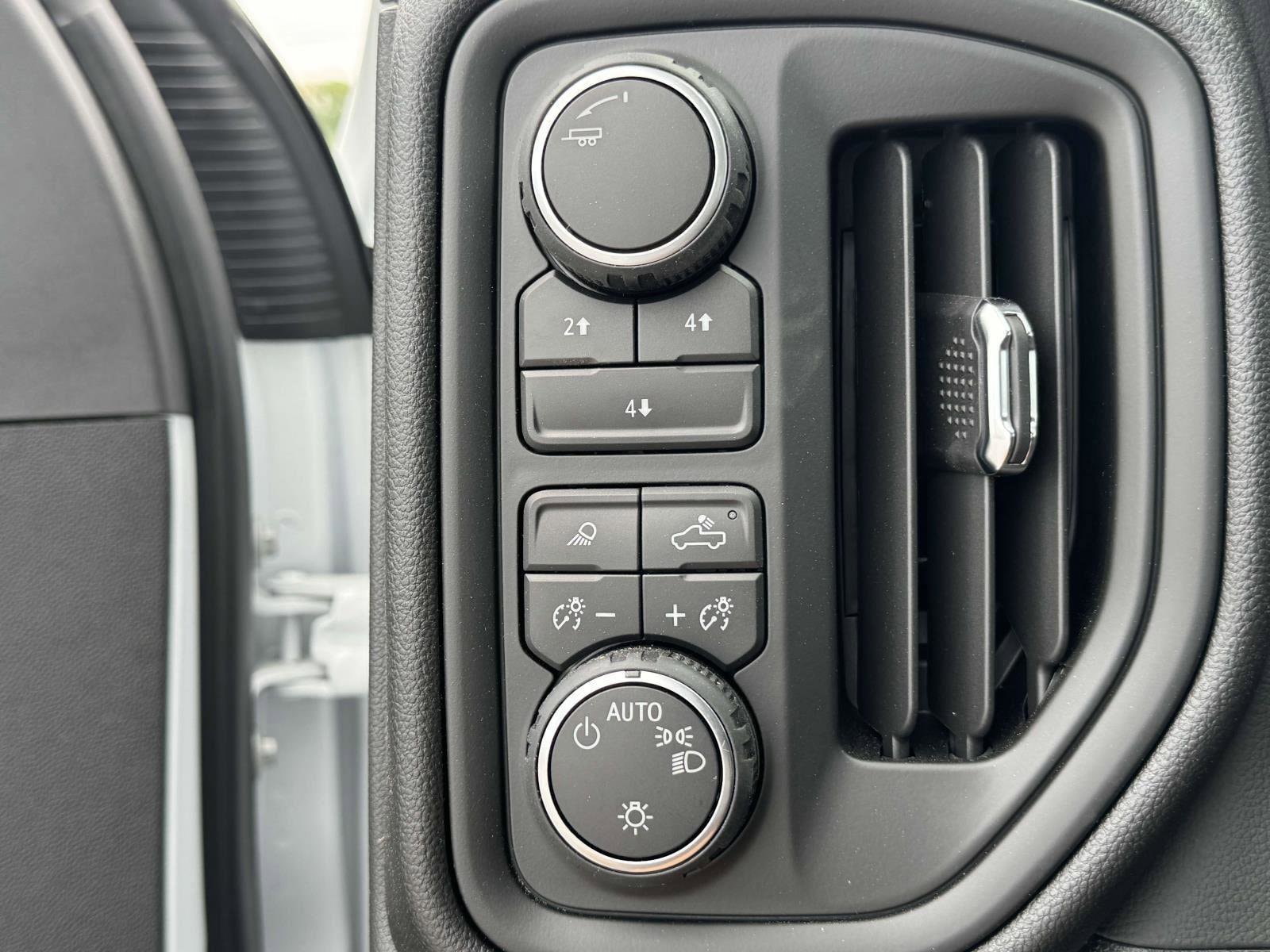 2025 Chevrolet Silverado 3500 HD Work Truck - Photo 9
