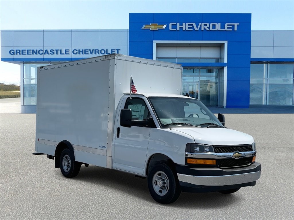 2025 Chevrolet Express Cutaway Base's photo