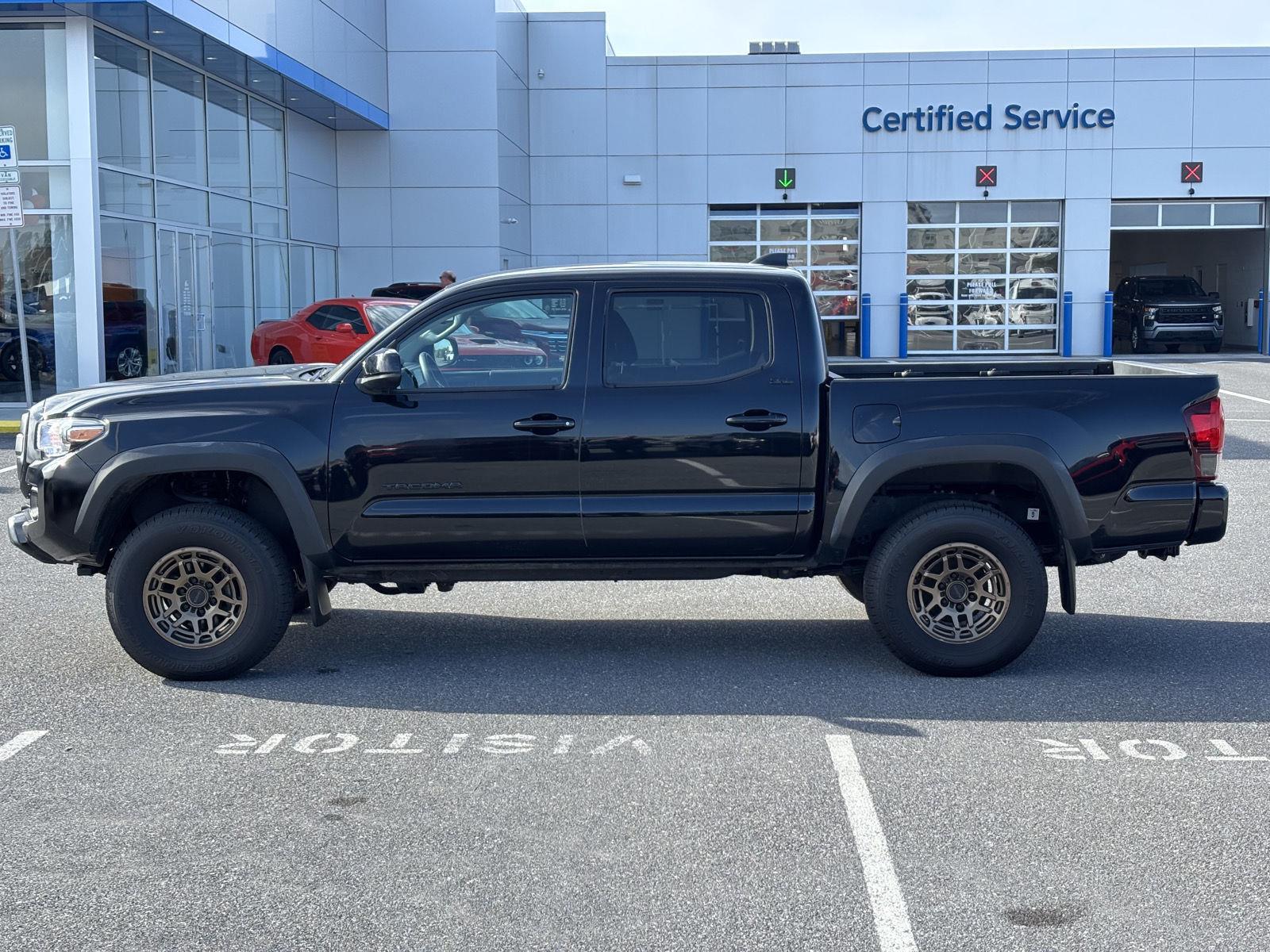 2022 Toyota Tacoma SR5 V6 photo 3