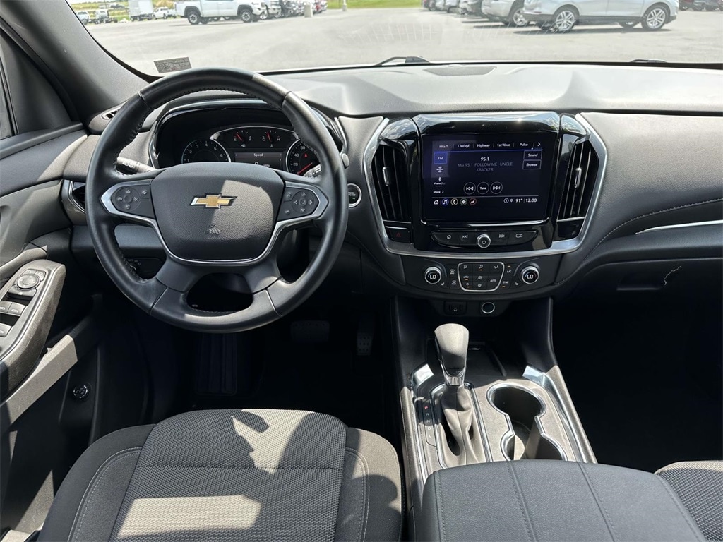 Used 2022 Chevrolet Traverse 1LT with VIN 1GNEVGKW5NJ194163 for sale in Greencastle, PA