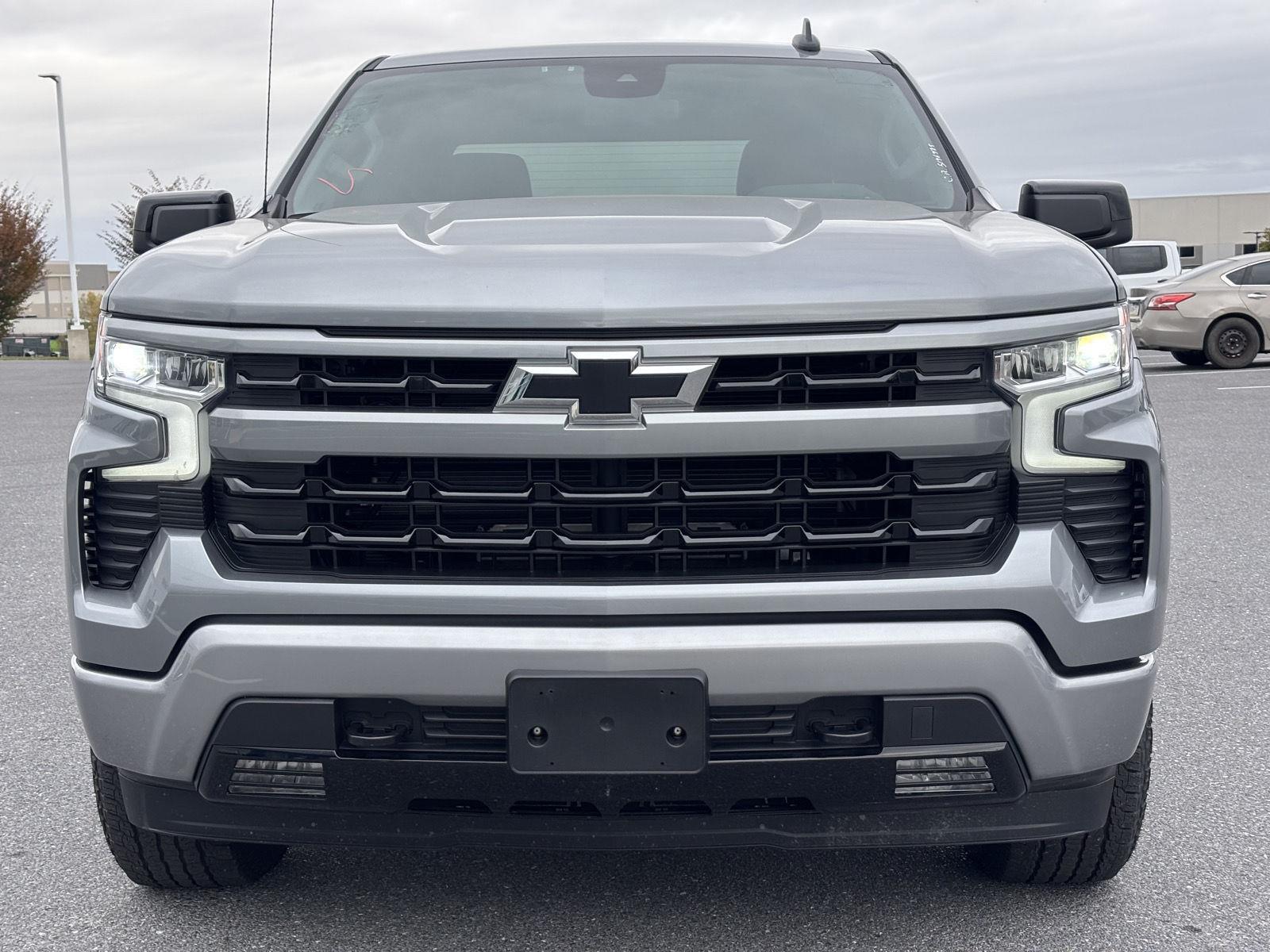 2023 Chevrolet Silverado RST photo 2