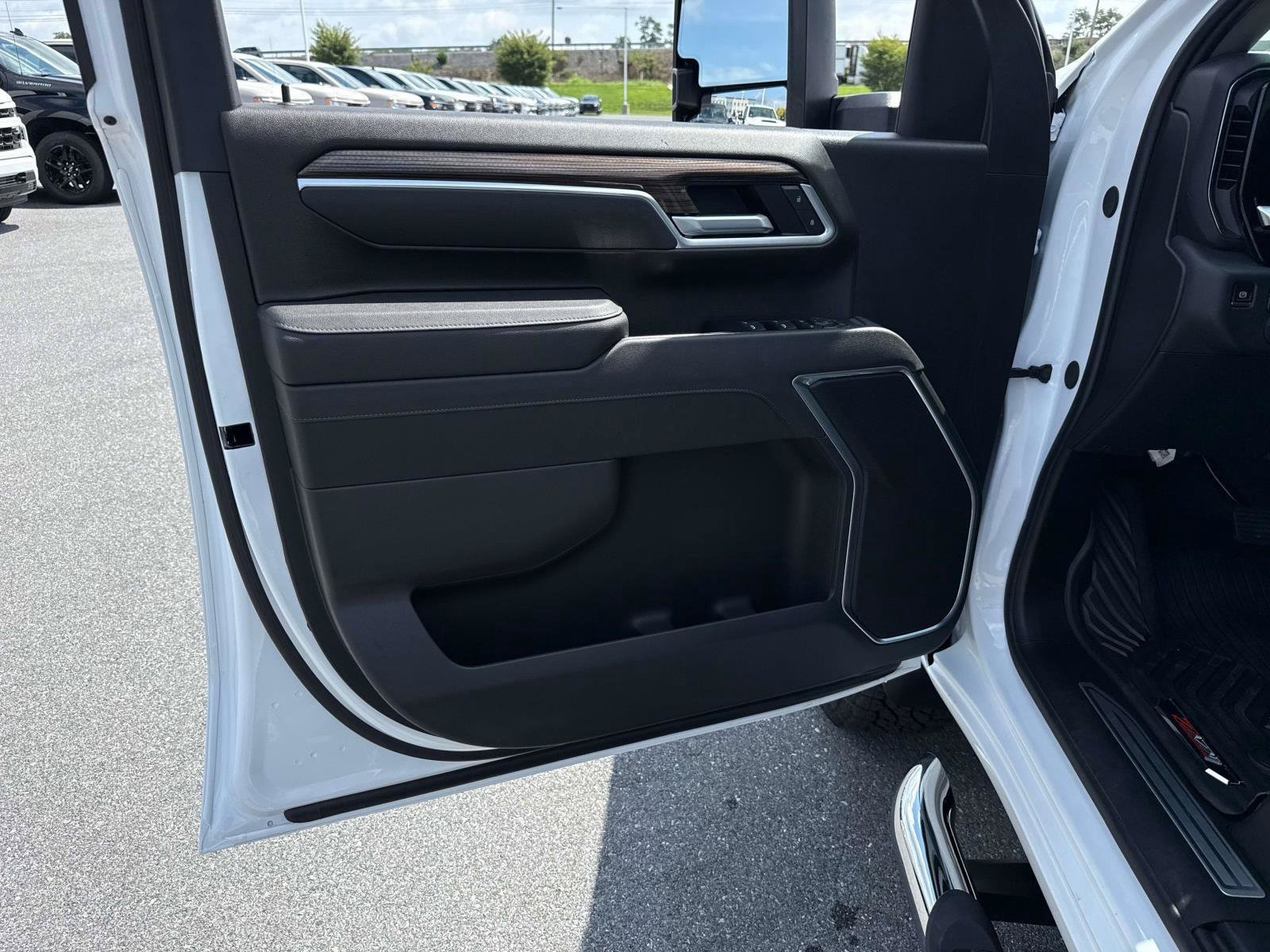 2026 Chevrolet Silverado 3500 HD LT - Photo 8