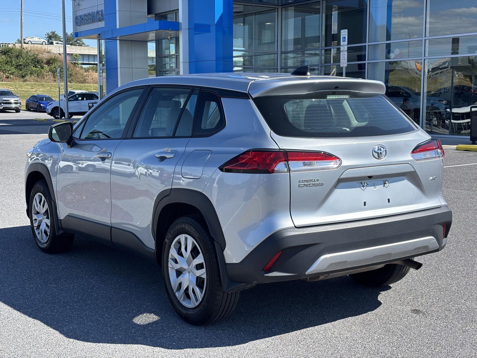 2022 Toyota Corolla Cross L photo 3