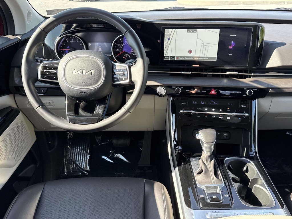 Used 2024 Kia Carnival EX