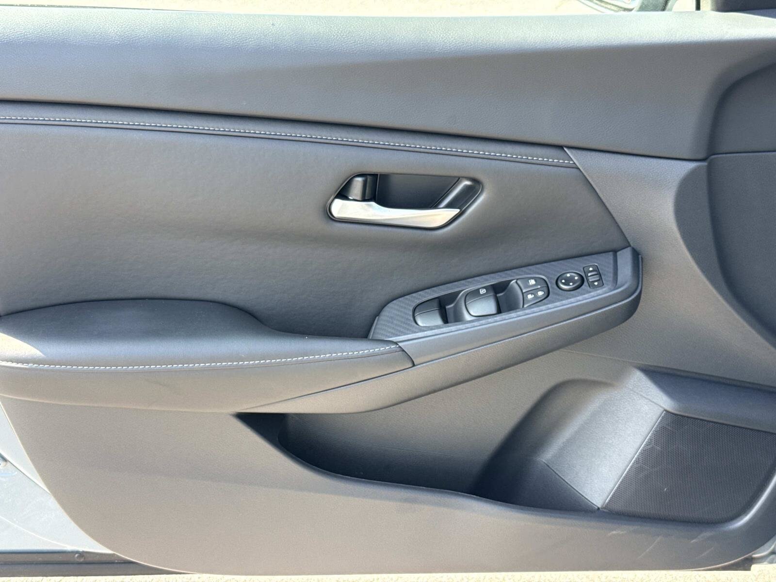 2025 Nissan Sentra SV - Photo 18