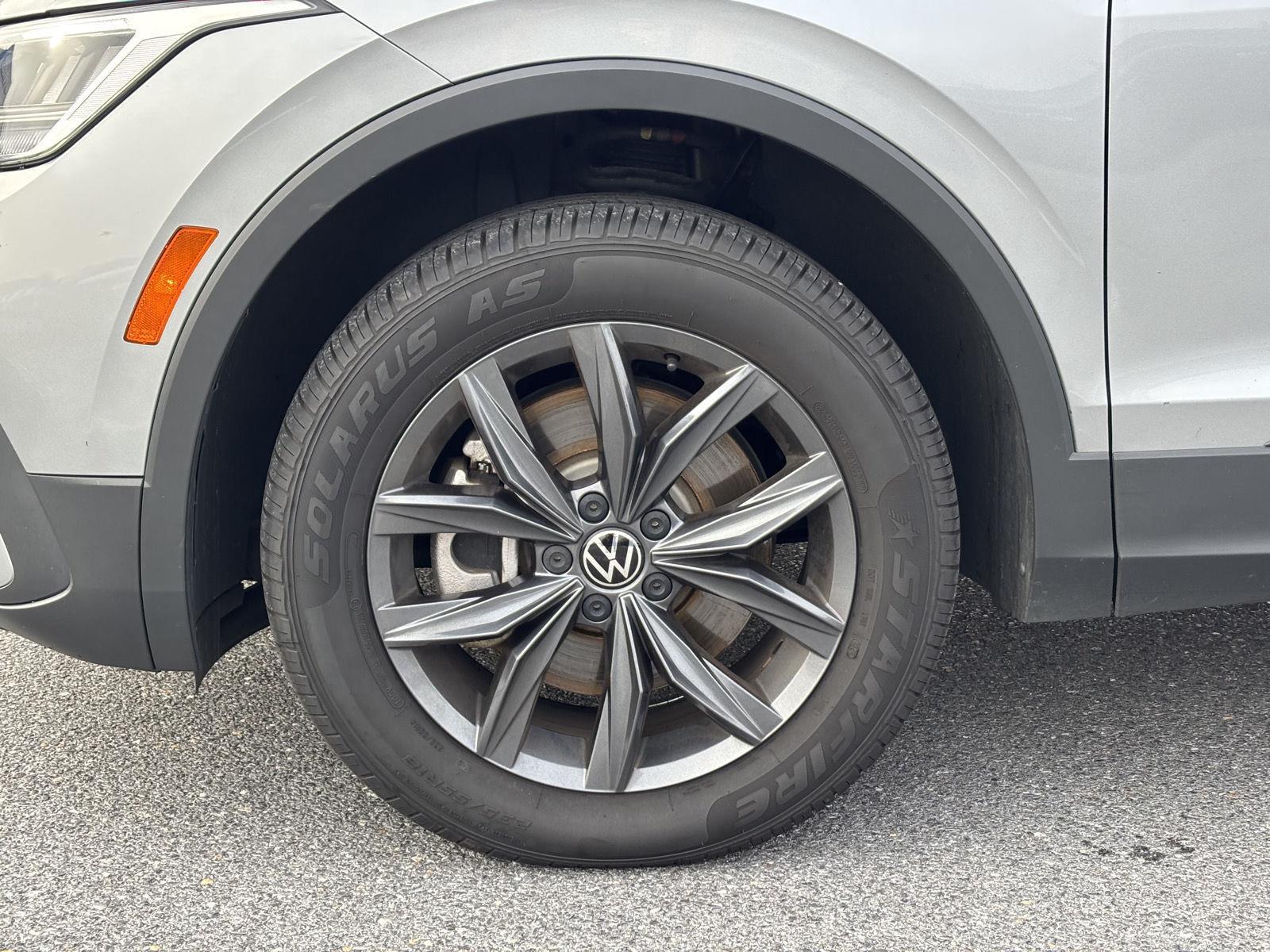 2022 Volkswagen Tiguan SE photo 2