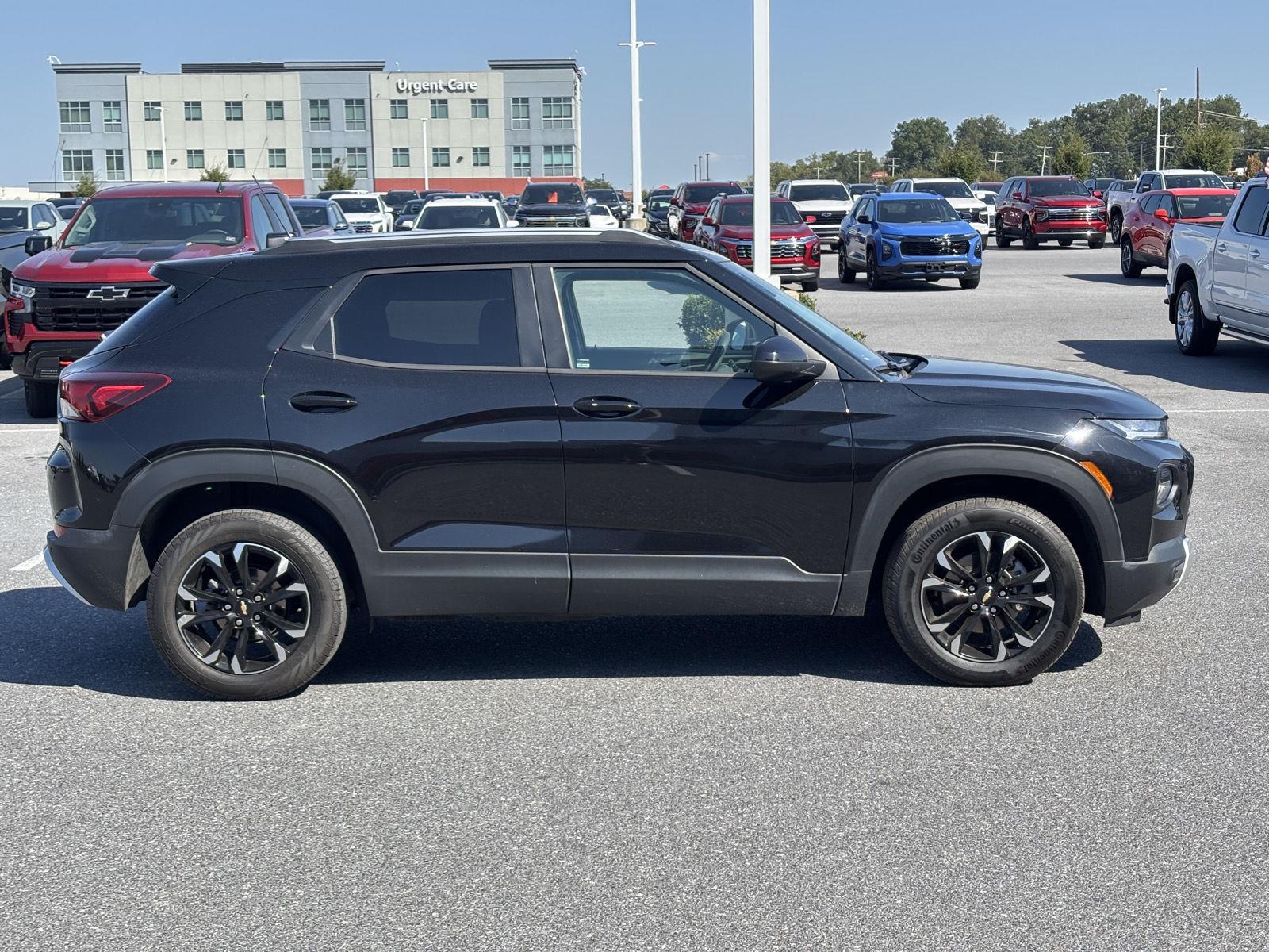 2021 Chevrolet Trailblazer LT photo 3