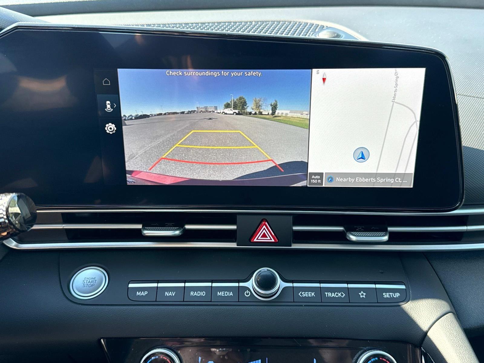 2023 Hyundai Elantra SEL photo 4