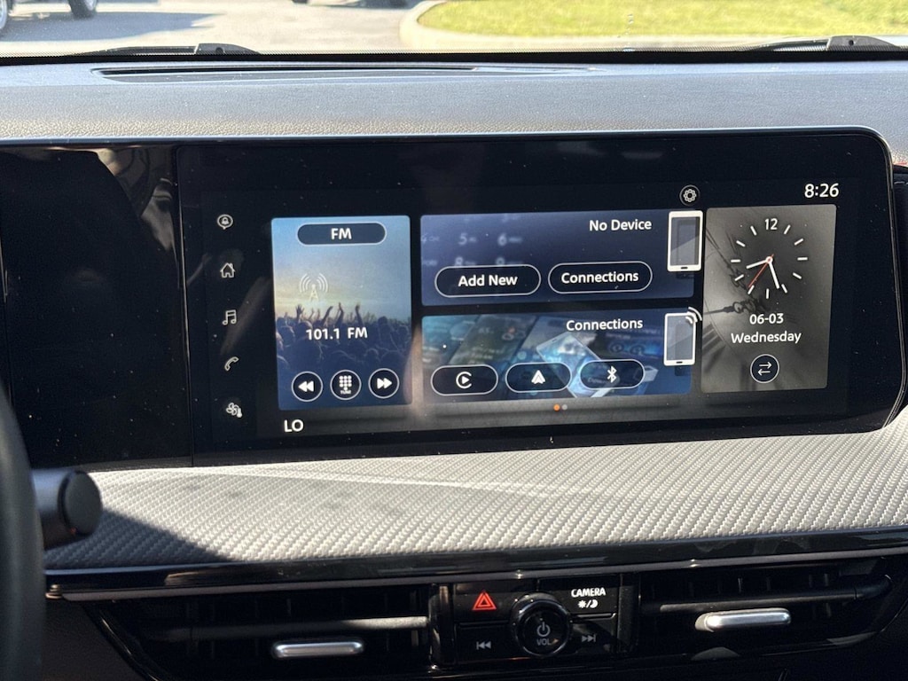 Used 2025 Nissan Kicks SR