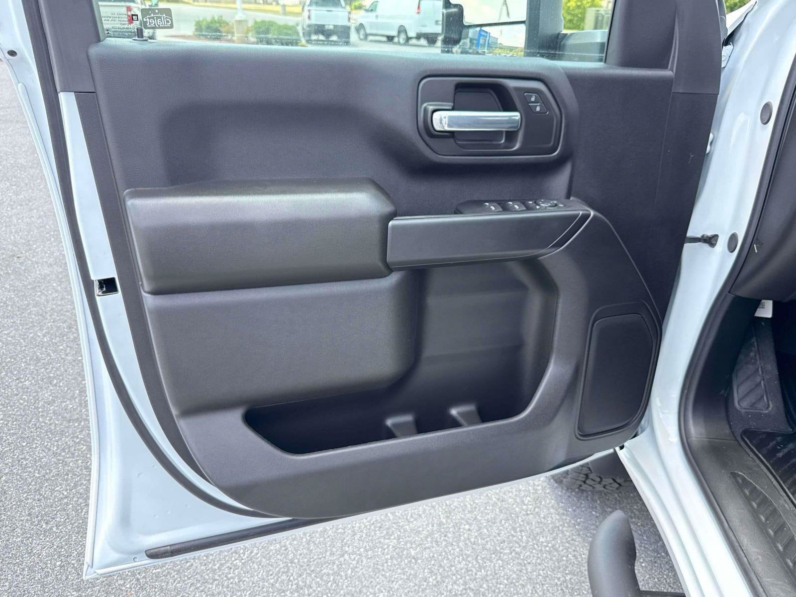 2026 Chevrolet Silverado 2500 HD Custom - Photo 8