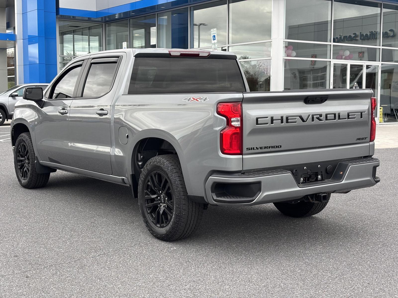 2023 Chevrolet Silverado RST photo 4