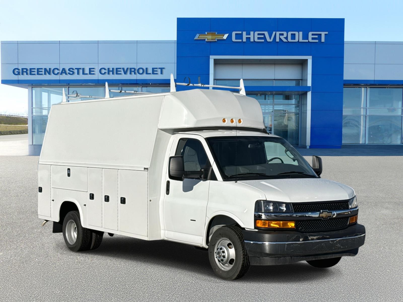 2025 Chevrolet Express Cutaway Base's photo