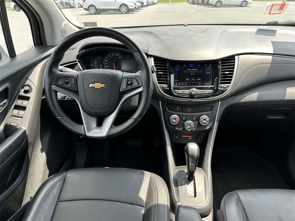 Used 2021 Chevrolet Trax LT with VIN KL7CJPSMXMB372584 for sale in Greencastle, PA