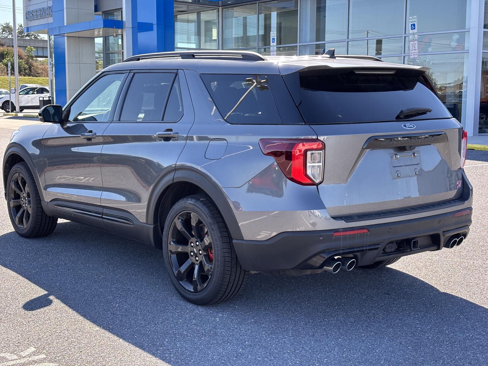 2023 Ford Explorer ST photo 3