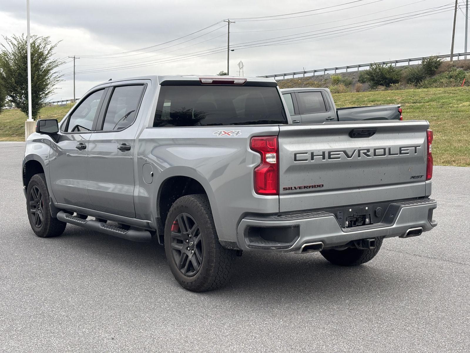 2023 Chevrolet Silverado 1500 RST photo 3