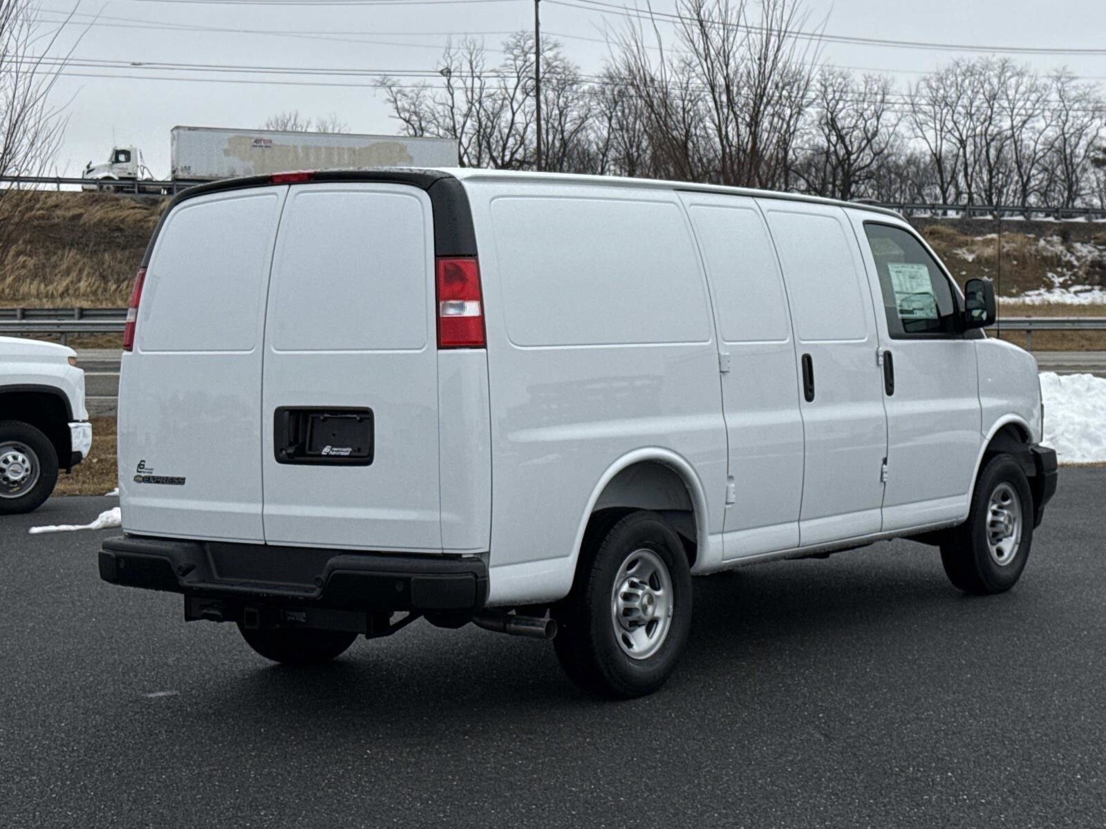 2026 Chevrolet Express Cargo Work Van - Photo 12