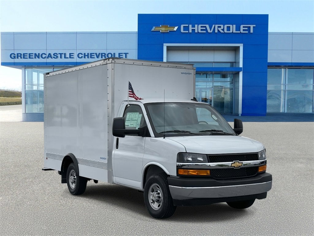 2025 Chevrolet Express Cutaway Base's photo