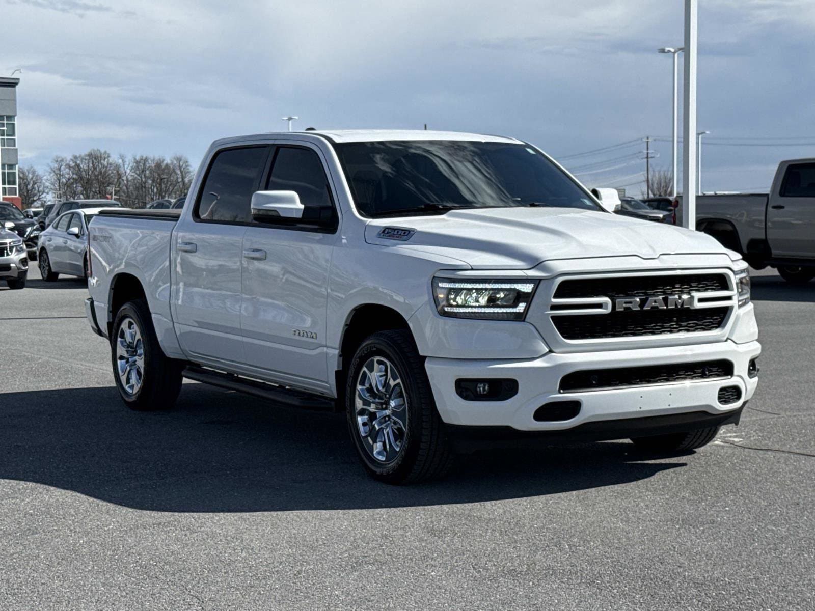 2023 RAM 1500 Big Horn/Lone Star 4x4 Crew Cab 5'7's photo