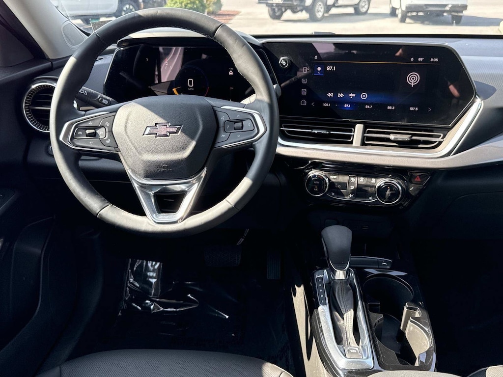 Used 2024 Chevrolet Trax Activ SUV