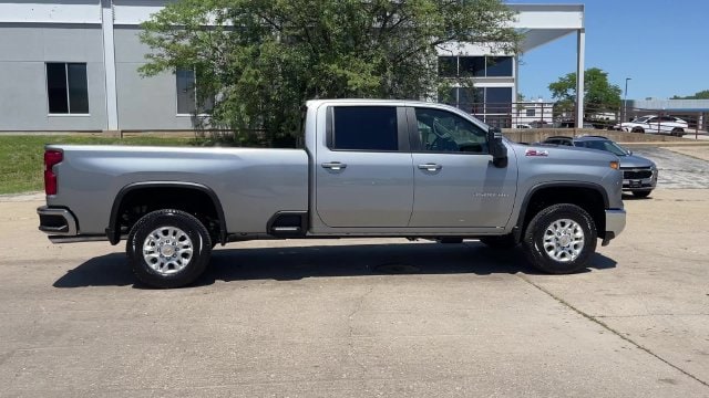 2026 Chevrolet Silverado 3500HD LT - Photo 9