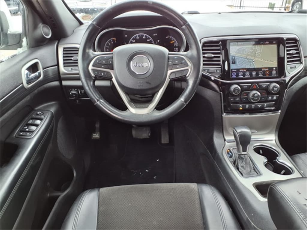 Used 2020 Jeep Grand Cherokee Laredo SUV