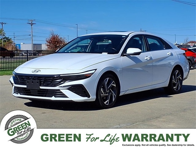 2024 Hyundai Elantra Limited's photo