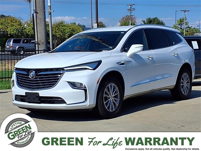 2023 Buick Enclave Essence's photo