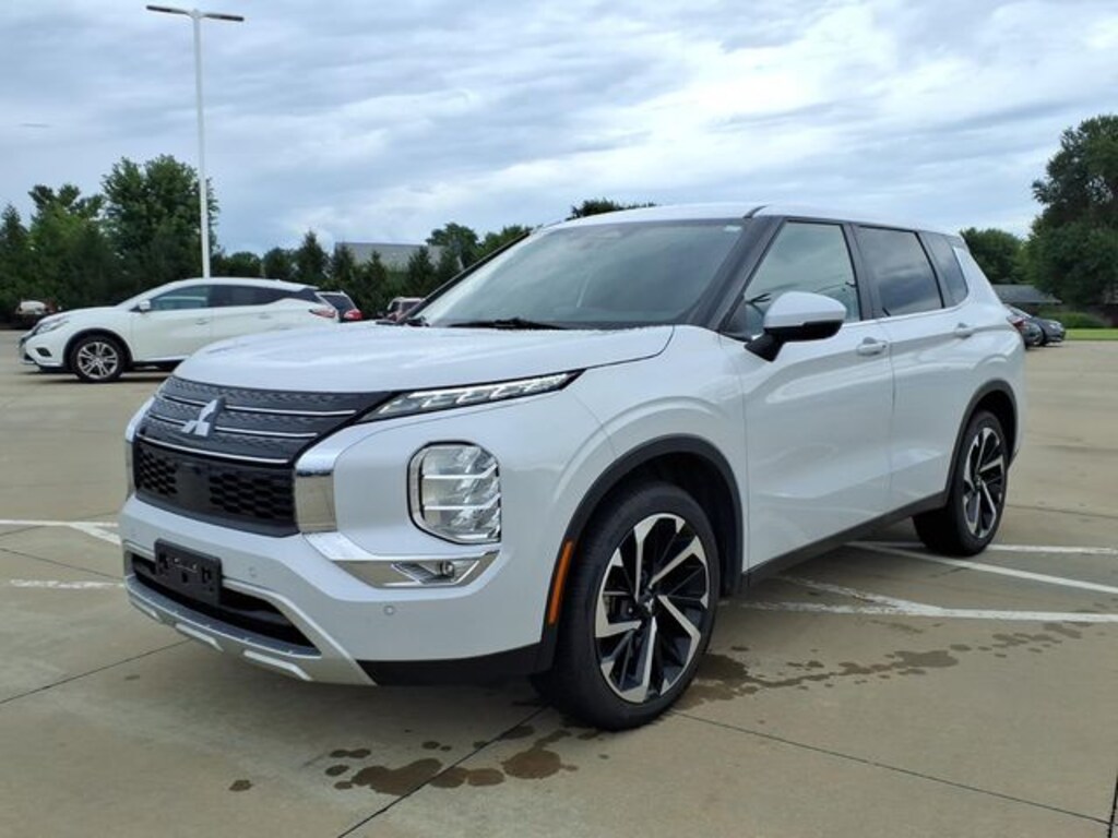 Used 2024 Mitsubishi Outlander SE SUV