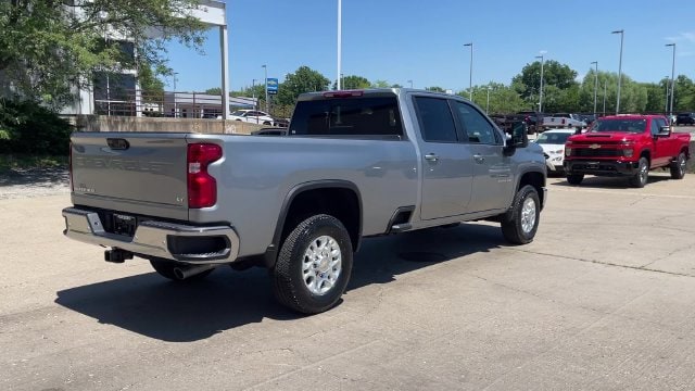 2026 Chevrolet Silverado 3500HD LT - Photo 8