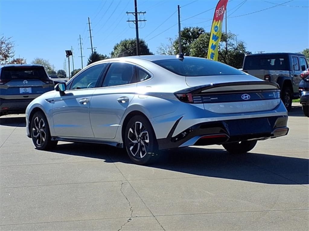 Used 2024 Hyundai Sonata SEL Sedan