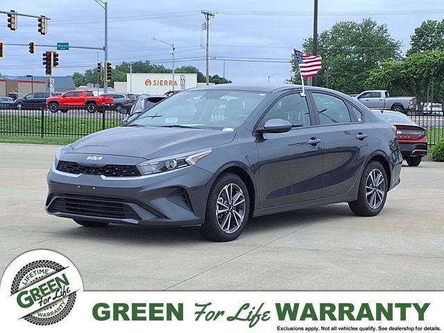 2024 Kia Forte LXS AT's photo