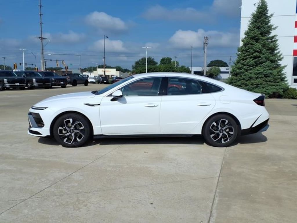 Used 2025 Hyundai Sonata SEL Sedan