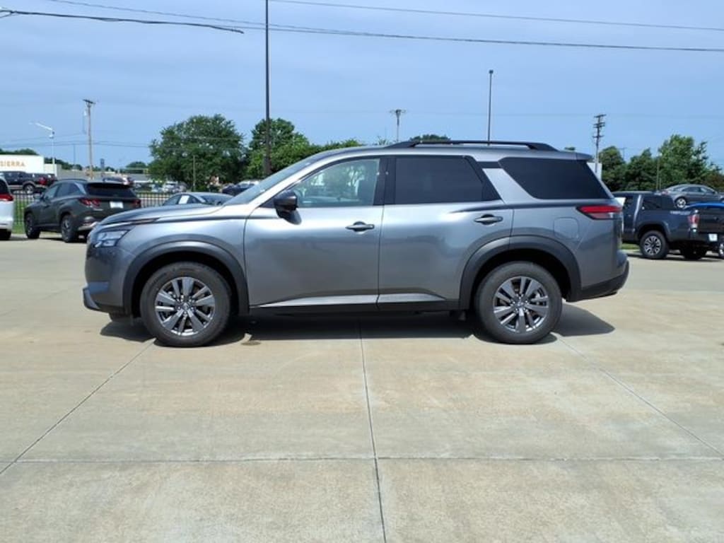 Used 2024 Nissan Pathfinder SV SUV