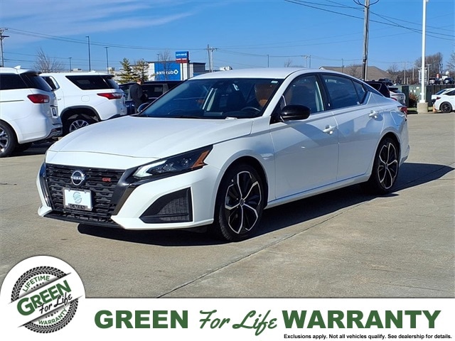 2024 Nissan Altima SR's photo