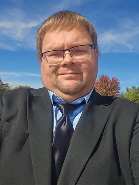 Staff member Paul Marshall from ID_de35c802664f