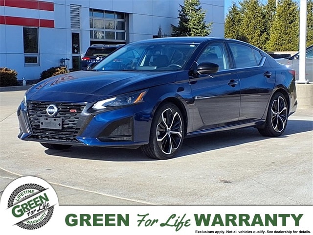 2024 Nissan Altima SR's photo