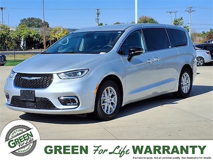 2024 Chrysler Pacifica Touring L Van Passenger Van