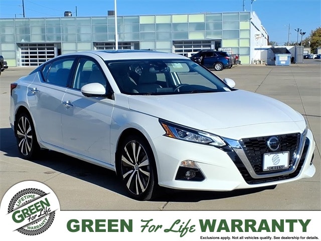 2022 Nissan Altima Platinum's photo