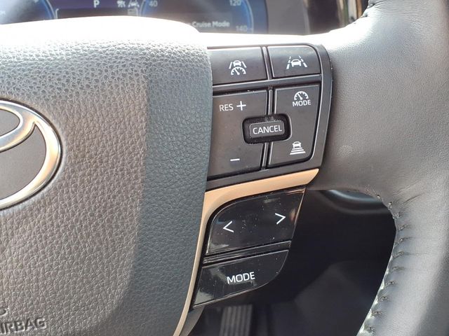 2023 Toyota Crown Limited - Photo 13