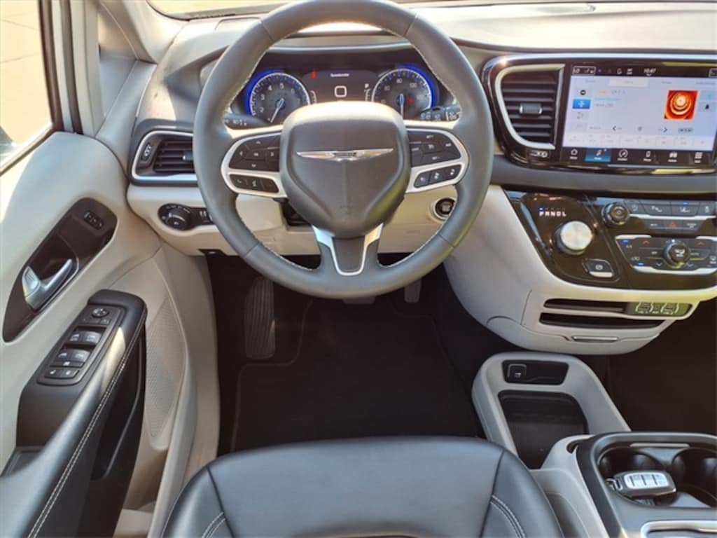 Used 2024 Chrysler Pacifica Touring L Van Passenger Van