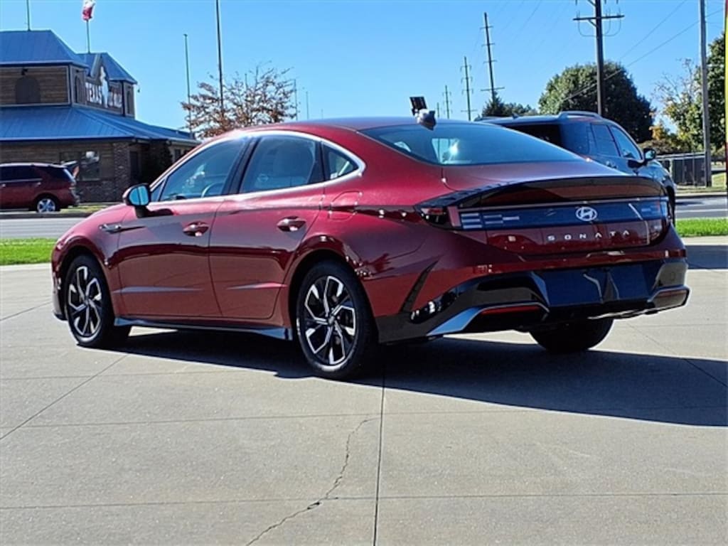 Used 2024 Hyundai Sonata SEL Sedan