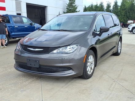 2023 Chrysler Voyager LX Van Passenger Van