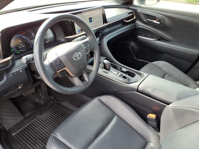 2023 Toyota Crown Limited - Photo 14