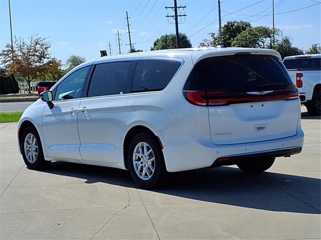 Used 2024 Chrysler Pacifica Touring L Van Passenger Van