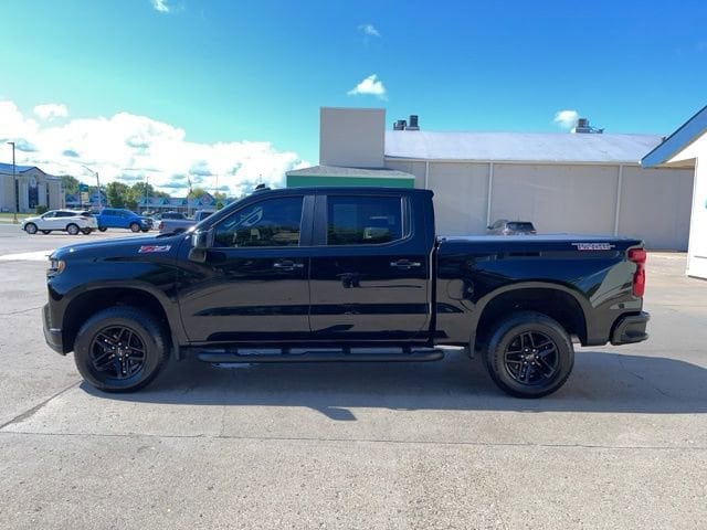 Used 2021 Chevrolet Silverado 1500 LT Trail Boss with VIN 3GCPYFEL5MG165718 for sale in Peoria, IL